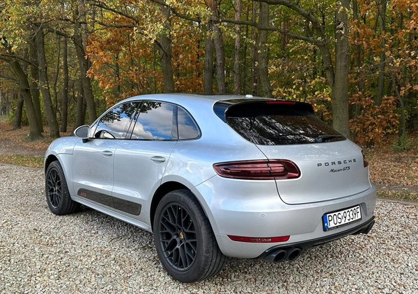 Porsche Macan cena 183000 przebieg: 132000, rok produkcji 2017 z Skierniewice małe 211